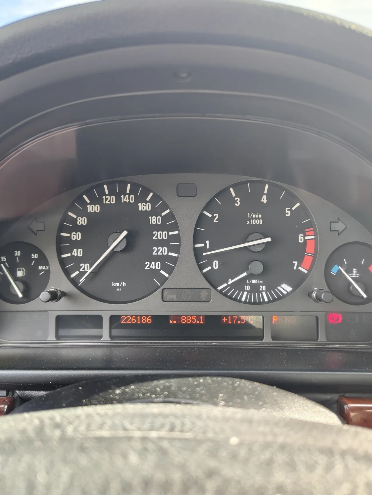 BMW E39 1999 — foto 10