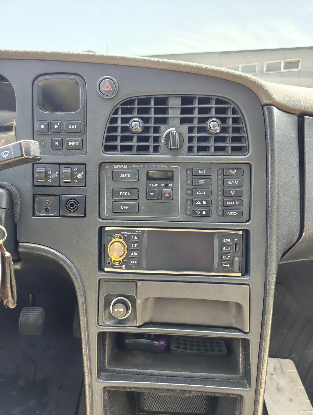 Saab 9000 1992 — foto 12